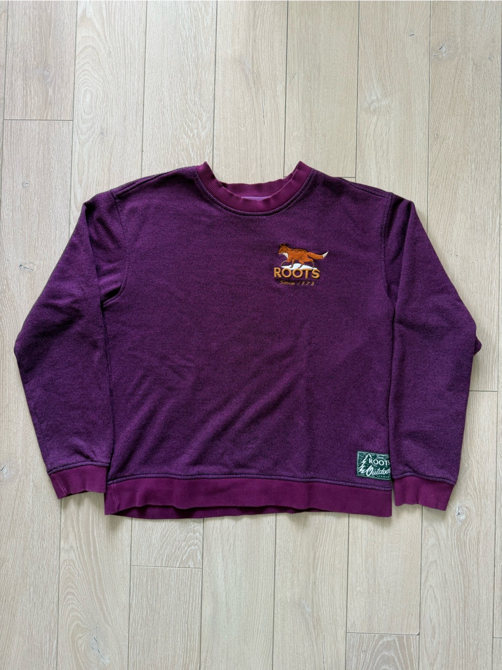 Roots Outdoor Fox Embroidered Crew Neck Sweatshirt in Plum Women’s Size Small